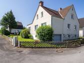 Außenansicht - Einfamilienhaus mit Potenzial: Kleines Haus mit großem Garten (Baulücke) in Arnsberg-Voßwinkel