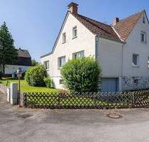 Einfamilienhaus mit Potenzial: Kleines Haus mit großem Garten (Baulücke) in Arnsberg-Voßwinkel - Arnsberg / Voßwinkel