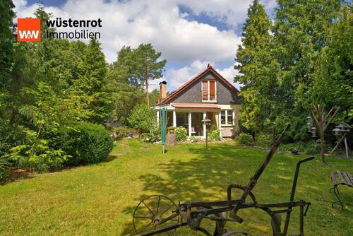 Haus mit Garten - Idyll am Wasser: Ferienhaus zur ganzjährigen Nutzung: mit eigenem Bootssteg am 918 m² Grundstück