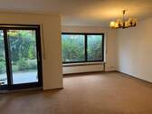 Wohnzimmer - 6 Zimmer Mehrfamilienhaus, Wohnhaus zum Kaufen in Laufen