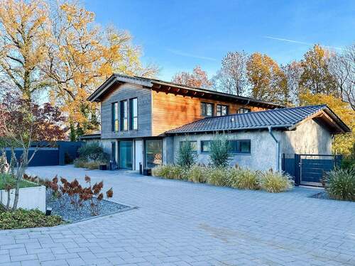 Auffahrt - 5 Zimmer Einfamilienhaus in Apelern