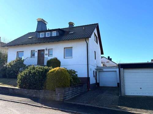 Bild 3 - 8 Zimmer Mehrfamilienhaus, Wohnhaus in Schenklengsfeld / Wippershain