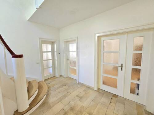 Entree - Doppelhaushälfte mit 326,00 m&sup2; in Ludwigshafen am Rhein zum Kaufen