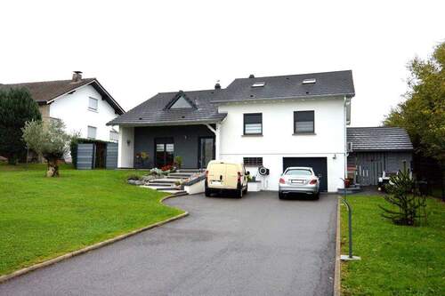 2 - 8 Zimmer Einfamilienhaus zum Kaufen in Hambach