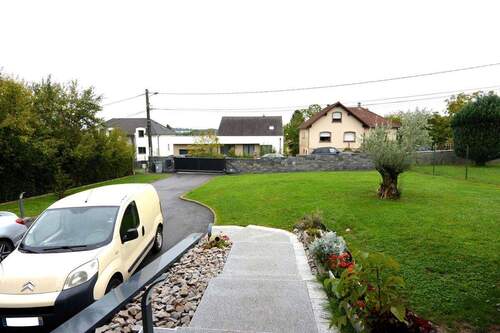 3 - 8 Zimmer Einfamilienhaus in Hambach