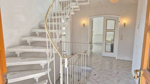 EG Flur 1 - 5 Zimmer Einfamilienhaus zum Kaufen in Oberthulba