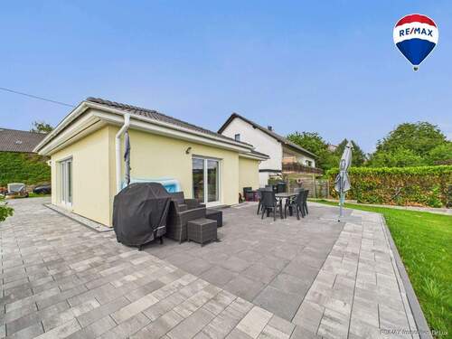 RE/MAX Immobilien DeLux Haus Kirf - Beuren - Charmanter Bungalow in Beuren - 397.000,00 EUR Kaufpreis, ca.  120,00 m² Wohnfläche