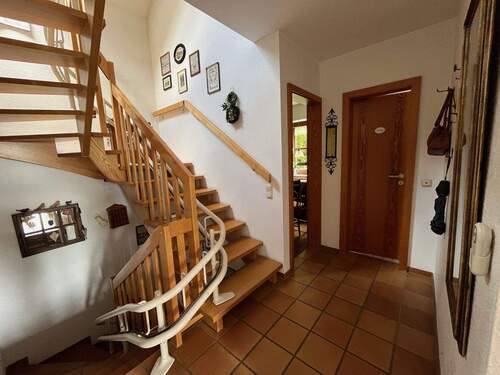 Flur und Treppenhaus - 