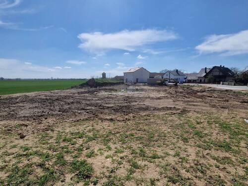 Große Grundstücke in unverbaubarer Randlage - 