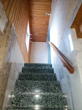 Aufgang zum 1-Zimmer-Appartement - 