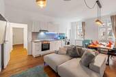 Wohn- und Essbereich - 2 Zimmer Etagenwohnung in Berlin