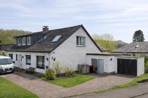 Außenansicht (2) - 7 Zimmer Mehrfamilienhaus, Wohnhaus zum Kaufen in Sievershütten