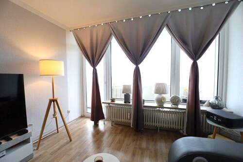 Wohnzimmer - Etagenwohnung mit 79,00 m&sup2; in Köln / Poll zum Kaufen