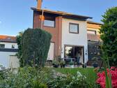 Haus Ansicht hinten - Viel Raum und hochwertige Ausstattung für die ganze Familie