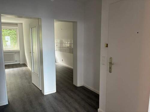 Eingangsbereich - 2 Zimmer Etagenwohnung zur Miete in Wuppertal