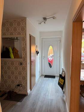 Flur - Doppelhaushälfte mit 139,10 m&sup2; in Wiefelstede / Metjendorf zum Kaufen