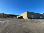 Außenansicht mit Verladerampe - Halle in Breitscheid
