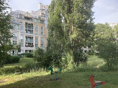 Spielplatz - Etagenwohnung mit 62,00 m&sup2; in Berlin zum Kaufen