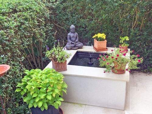 Brunnen auf Terrasse - 