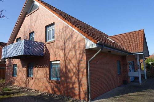 Traufseite mit Balkon - 1 Zimmer Mehrfamilienhaus, Wohnhaus zum Kaufen in Wietzen