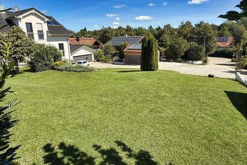 Ansicht Richtung Zufahrt - Grundstück in Finning