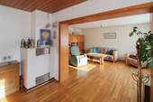 Blick vom Esszimmer ins Wohnzimmer EG (1) - Einfamilienhaus in Weißenhorn zum Kaufen