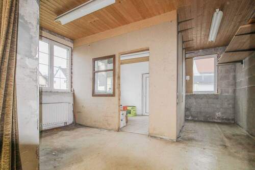 Werkstatt Vorraum + Büro - 