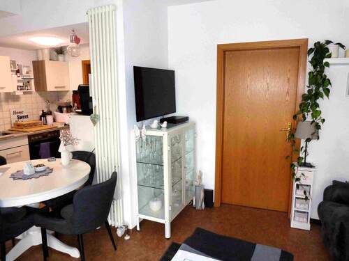 Wohnbereich ins Schlafzimmer.JPG - 