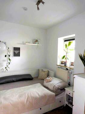 Schlafzimmer 2.JPG - 