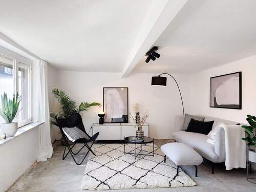 Wohnzimmer - Zweifamilienhaus in Alt-Bonames mit Potenzial zur Selbstverwirklichung (auch als Einfamilienhaus)