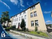 Hausansicht - Großzügig, ruhig, gute Lage! - 400,00&nbsp;EUR Kaltmiete, ca.&nbsp; 81,80&nbsp;m&sup2;&nbsp;Wohnfl&auml;che