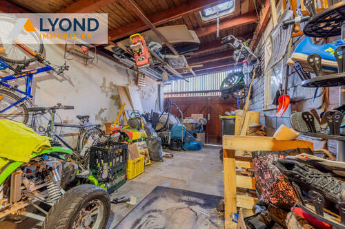 Garage - 