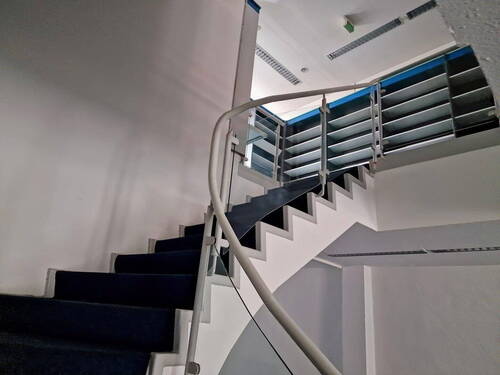 6 - Treppe nach oben - 