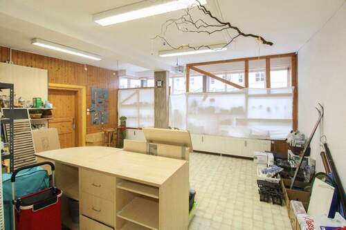 Gewerbe mit Schaufenster EG - 