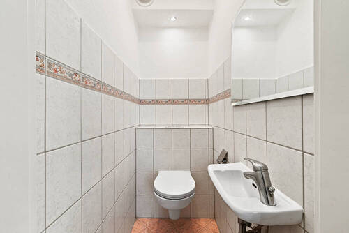 WC - 