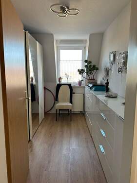 Zimmer 1 - 3 Zimmer Etagenwohnung in Groitzsch