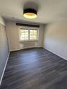 Geräumiges Schlafzimmer mit Tageslicht - 2 Zimmer Etagenwohnung in Straubing