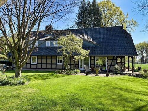 Seitenansicht - 5 Zimmer Einfamilienhaus zum Kaufen in Scheeßel