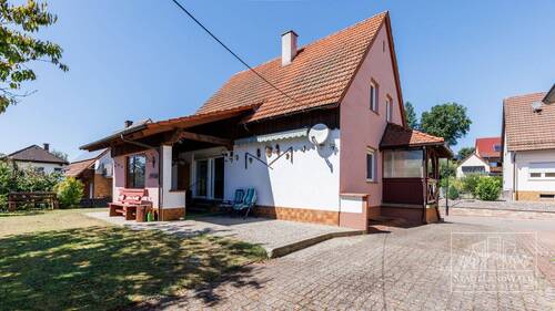 Hofansicht - 4 Zimmer Einfamilienhaus in Fischbach bei Dahn