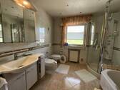 Tageslichtbadezimmer EG - 