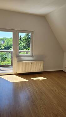 Wohnzimmer - Super Wohnung mit Blick ins Grüne !