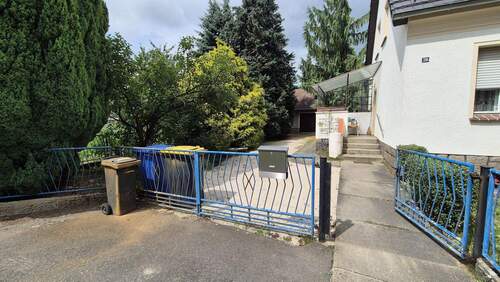 Grundstückseinfahrt - 4 Zimmer Einfamilienhaus zum Kaufen in Gablenz