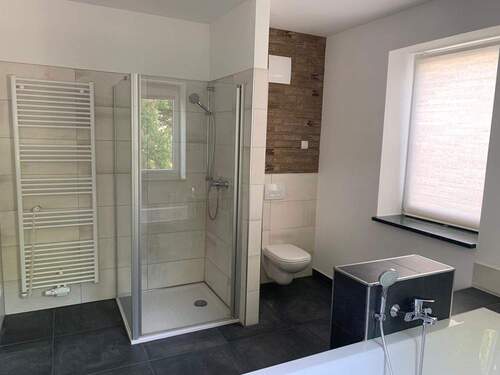 Bad, Ansicht Dusche - 