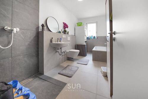 BADEZIMMER - Etagenwohnung mit 106,00 m&sup2; in Aschaffenburg zum Kaufen