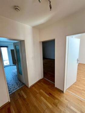 Flur - 2 Zimmer Etagenwohnung zur Miete in Bamberg