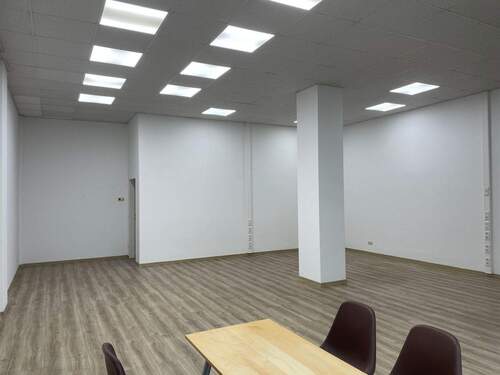 . - Büro mit 85,20 m&sup2; in Dresden zur Miete