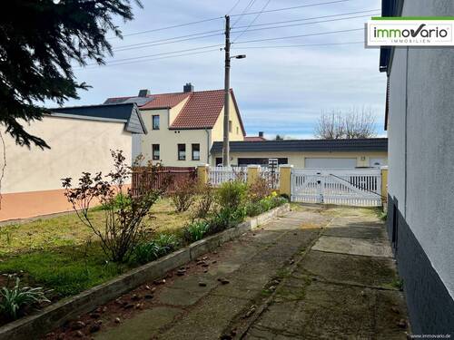 Stellplätze - 3 Zimmer Doppelhaushälfte in Magdeburg / Ottersleben