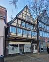 Blick auf das Objekt - Historisches Wohn- und Geschäftshaus mit Potenzial in 1-A Lage von Celle
