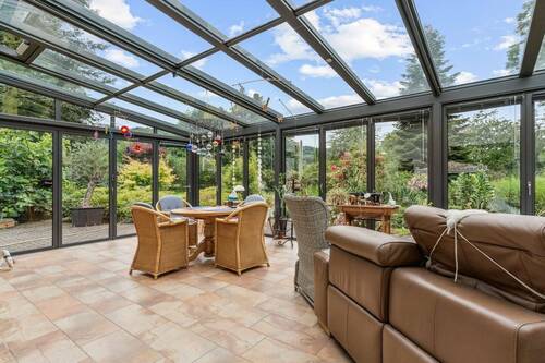 Wintergarten - Großzügiges Einfamilienhaus mit 10.000 m² Grundstück & Wintergarten