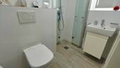 Gäste-WC mit Dusche - 